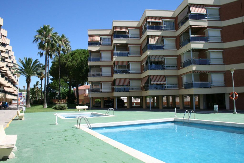 Rentalmar Sol De Espana Apts Cambrils Ngoại thất bức ảnh